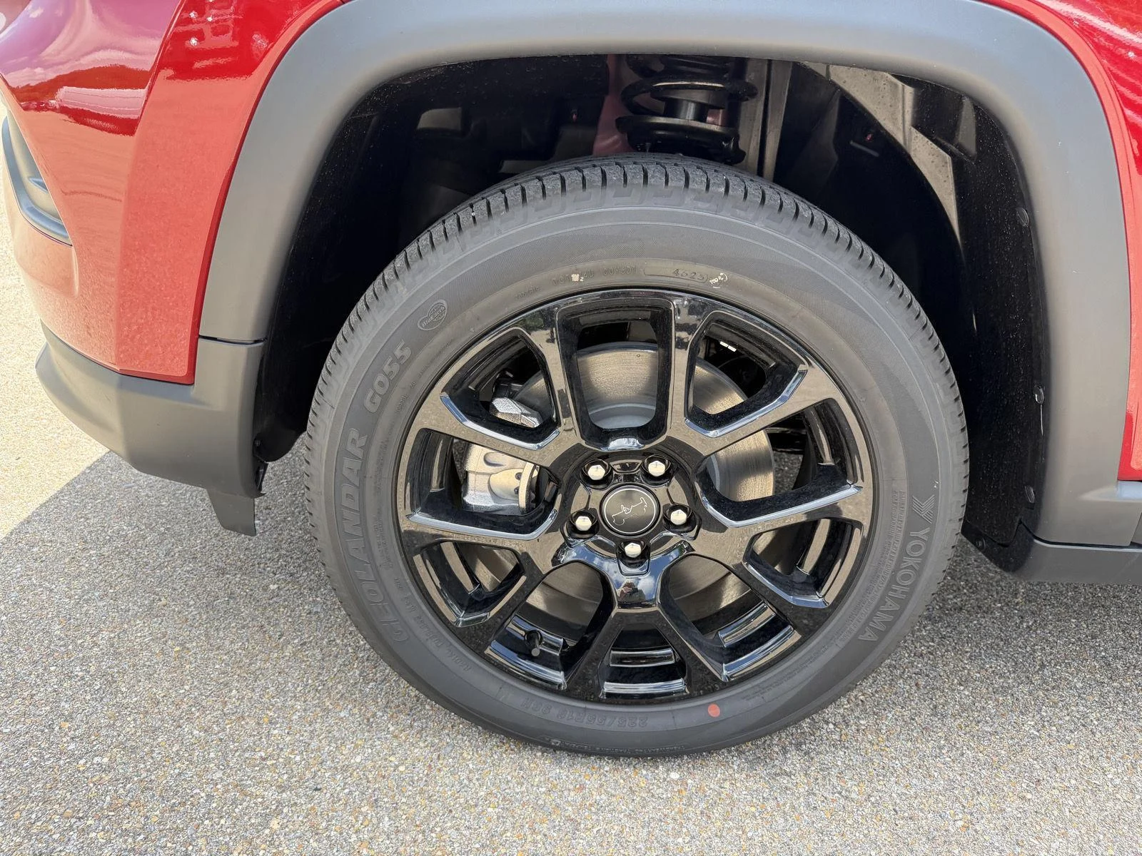 New 2026 Red Hot Pearl-Coat Exterior Paint Jeep Latitude Altitude image 25