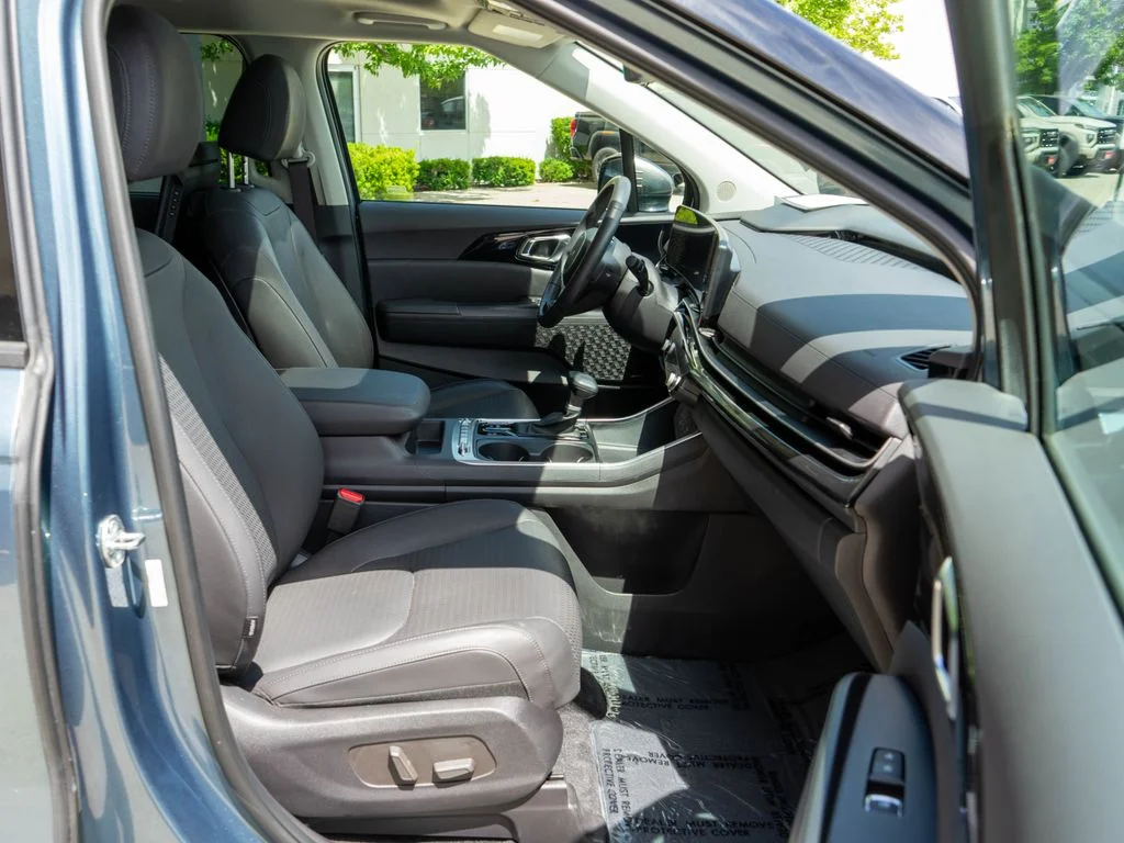 Used 2025 Blue Kia SX Prestige image 10