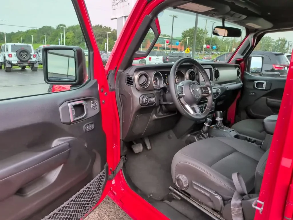 Used 2020 Red Jeep Sport image 13