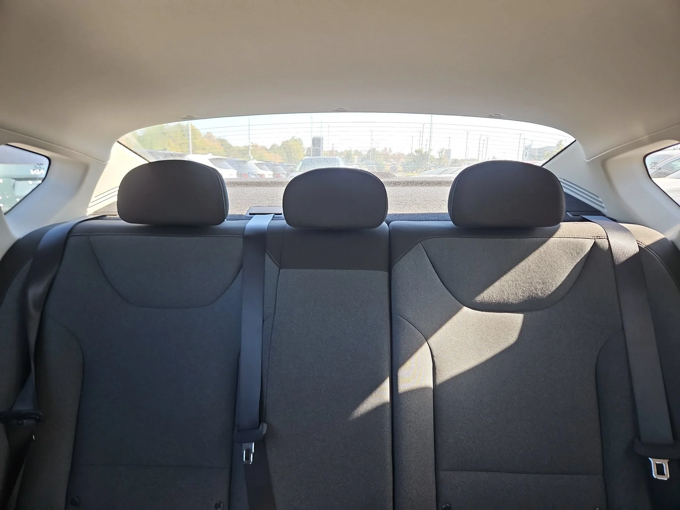 New 2026 Snow White Pearl Kia LXS image 10