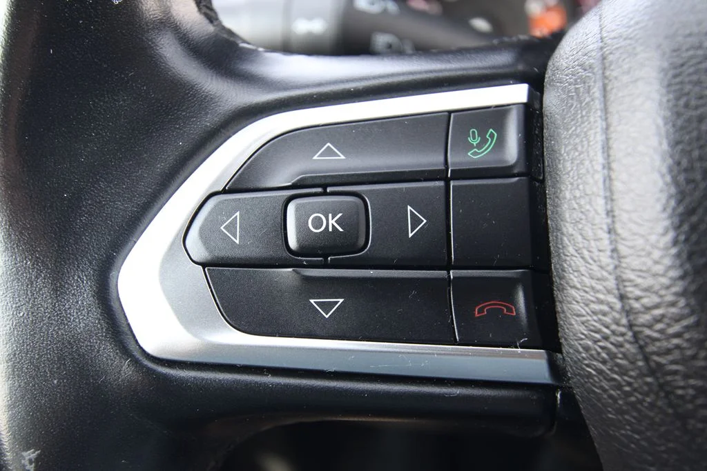 Used 2022 Blue Jeep Latitude Lux image 21