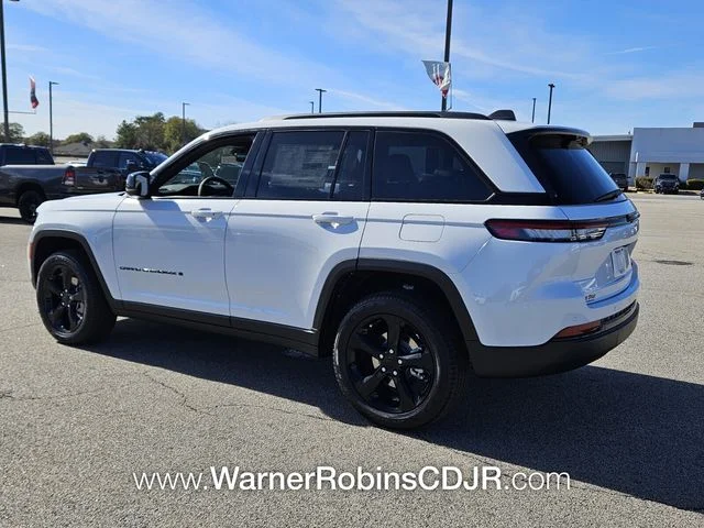 New 2025 Bright White Clear-Coat Exterior Paint Jeep Limited image 9