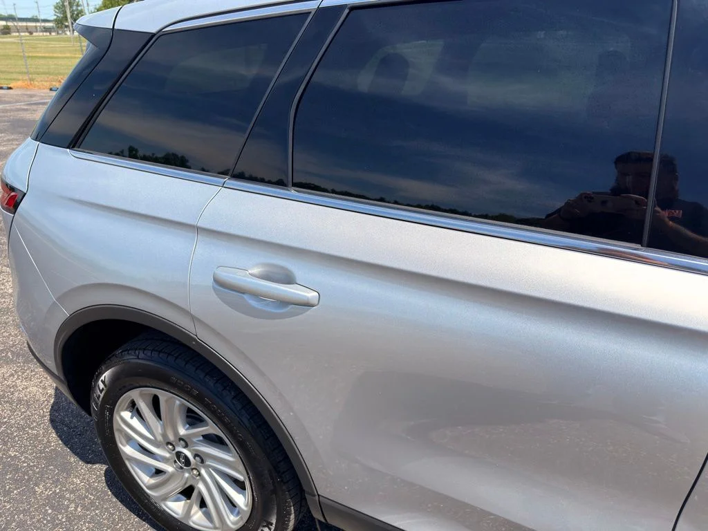 Used 2020 Silver Lincoln Standard image 11
