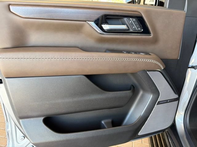 2026 GMC Yukon XL Denali Ultimate - Photo 14