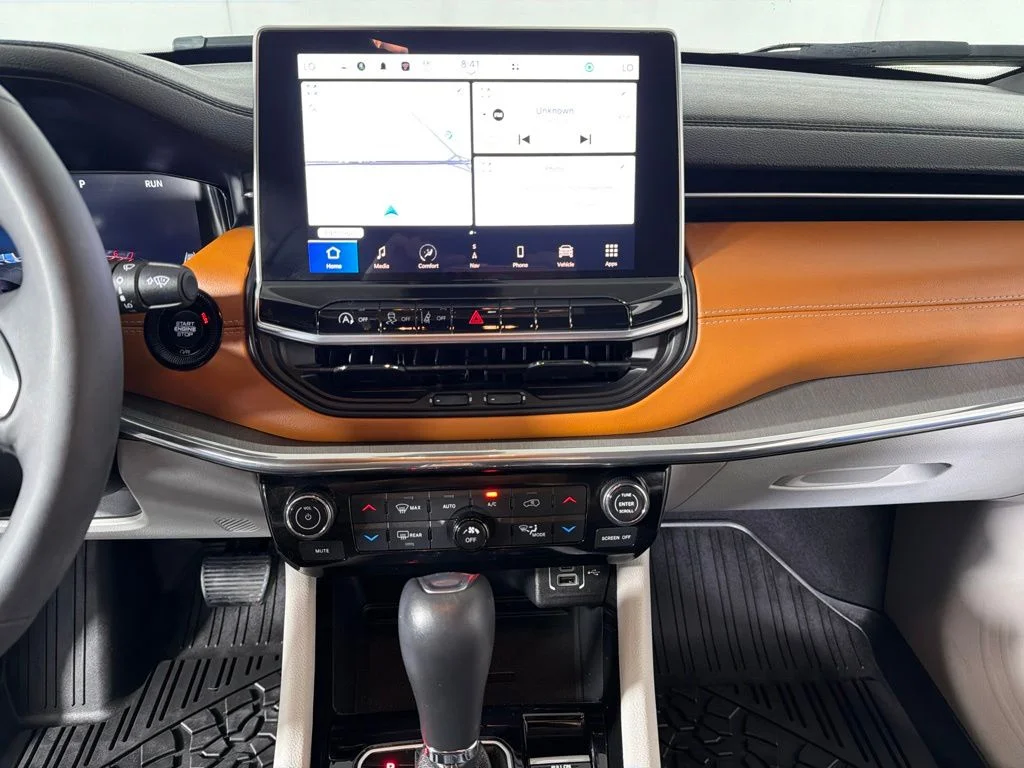 Used 2023 Blue Jeep Limited image 15