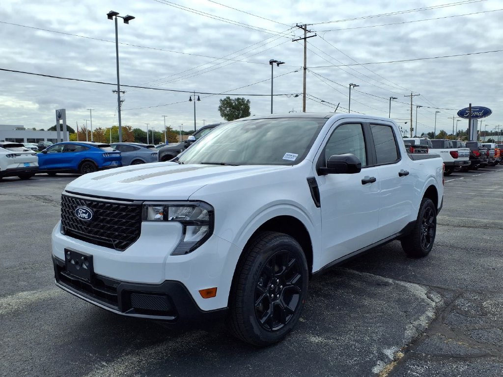 New 2026 Oxford White Ford XLT image 1