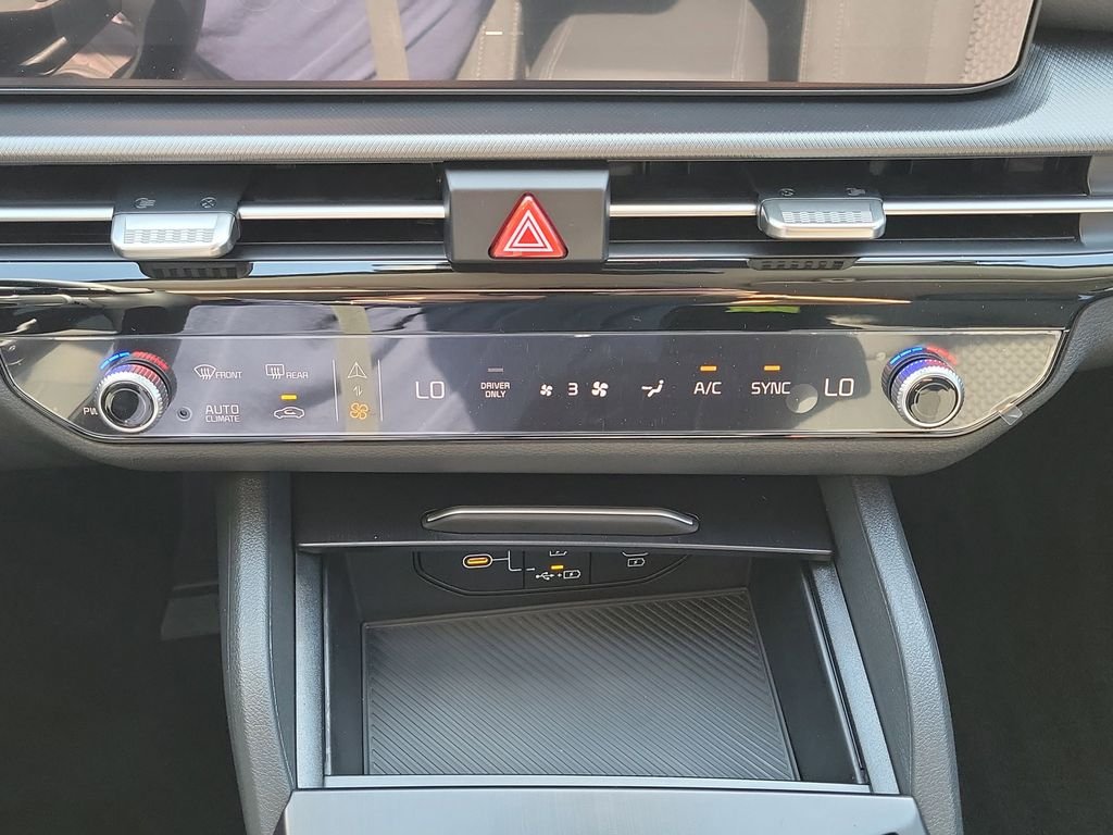 New 2026 Gray Kia LX image 31
