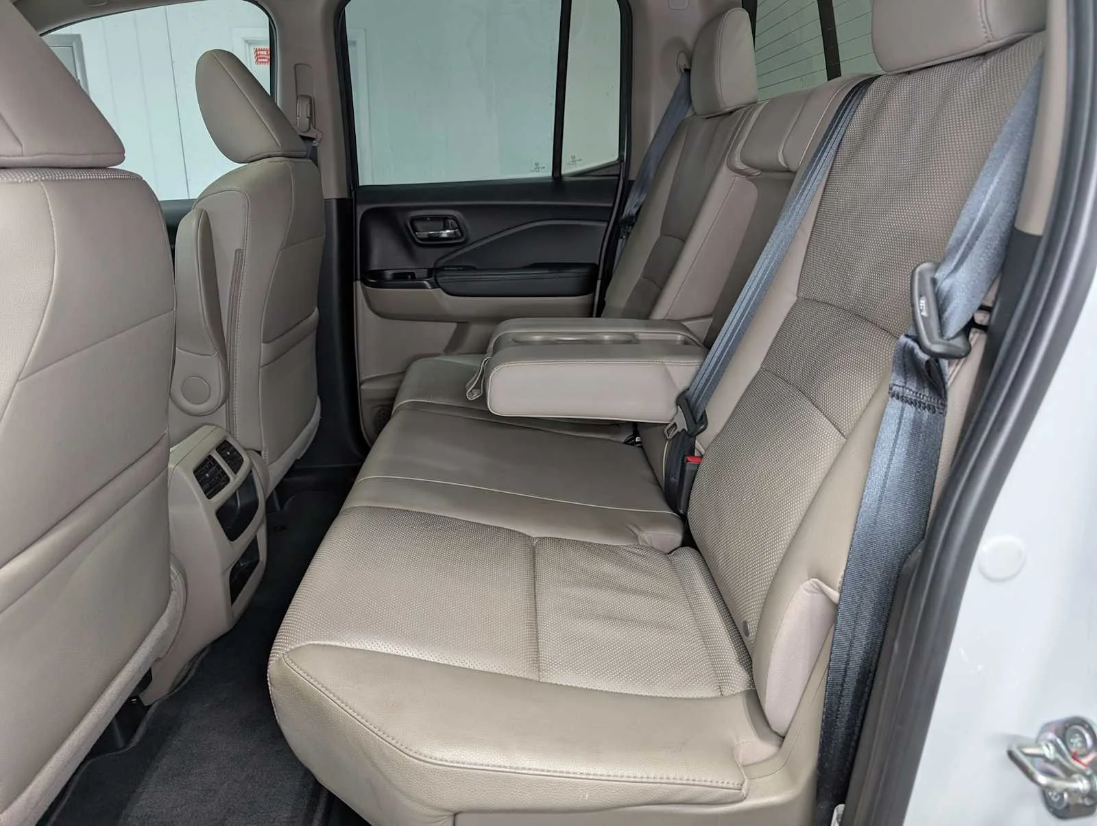 Used 2019 Platinum White Pearl Honda RTL image 22