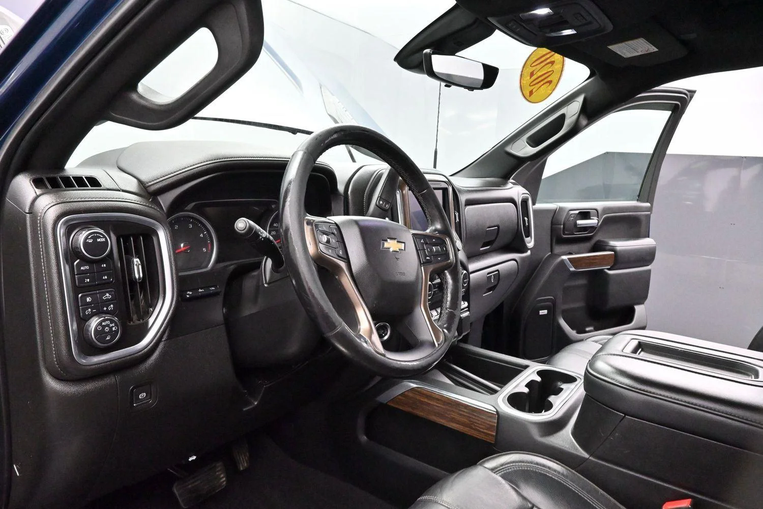 Used 2020 NORTHSKY BLUE METALLIC Chevrolet High Country image 15