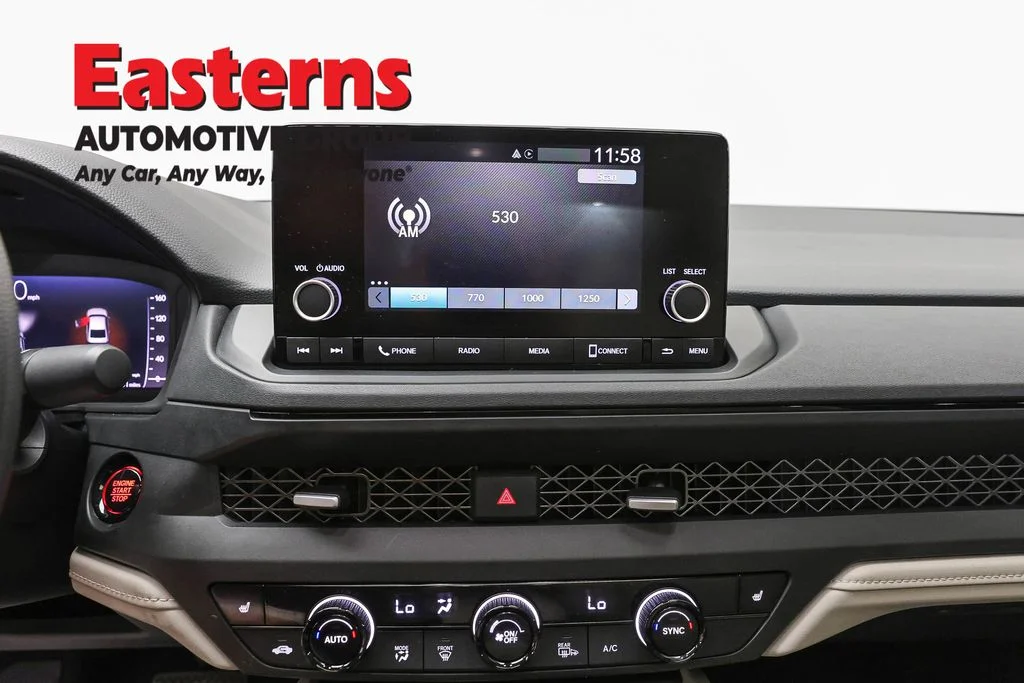 Used 2025 Red Honda SE image 12