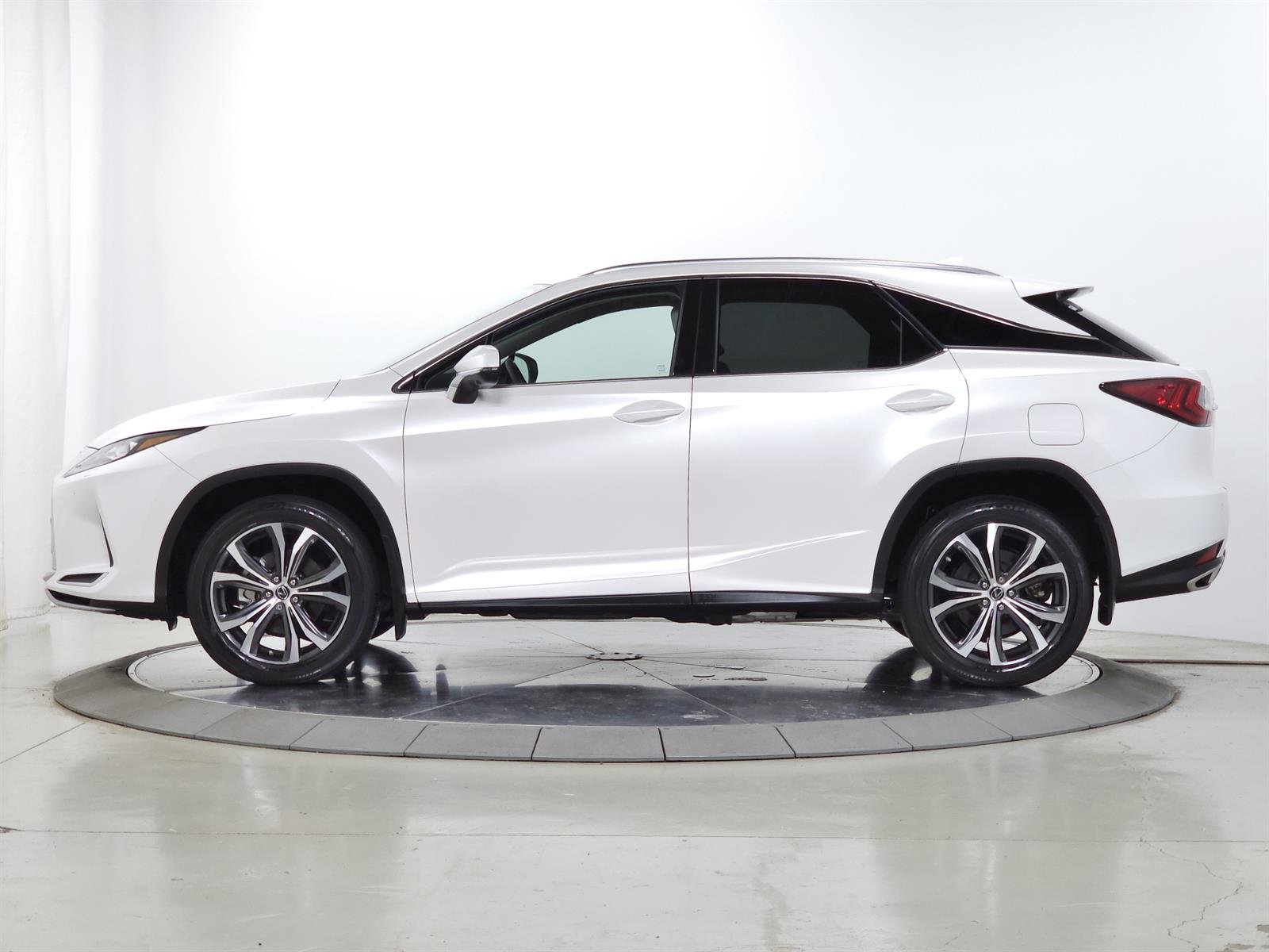 Certified Used 2020 White Lexus  image 4