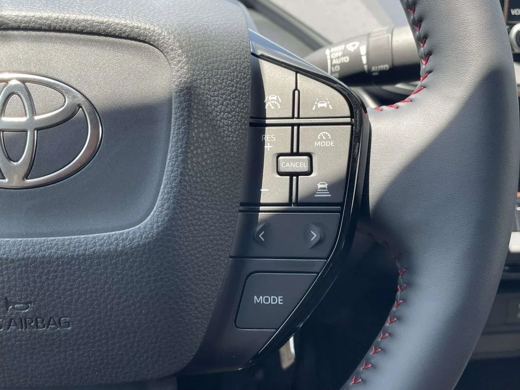 New 2026 Wind Chill Pearl Toyota SE image 31