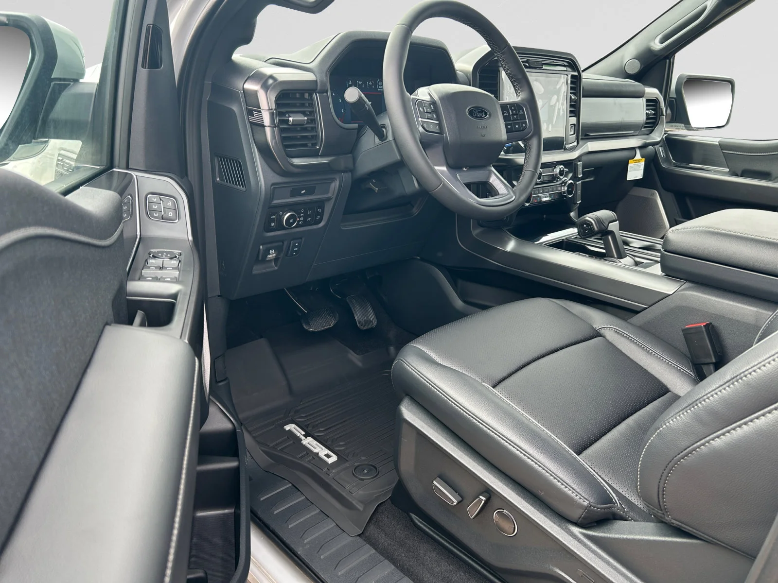 New 2026 Avalanche Ford Lariat image 13