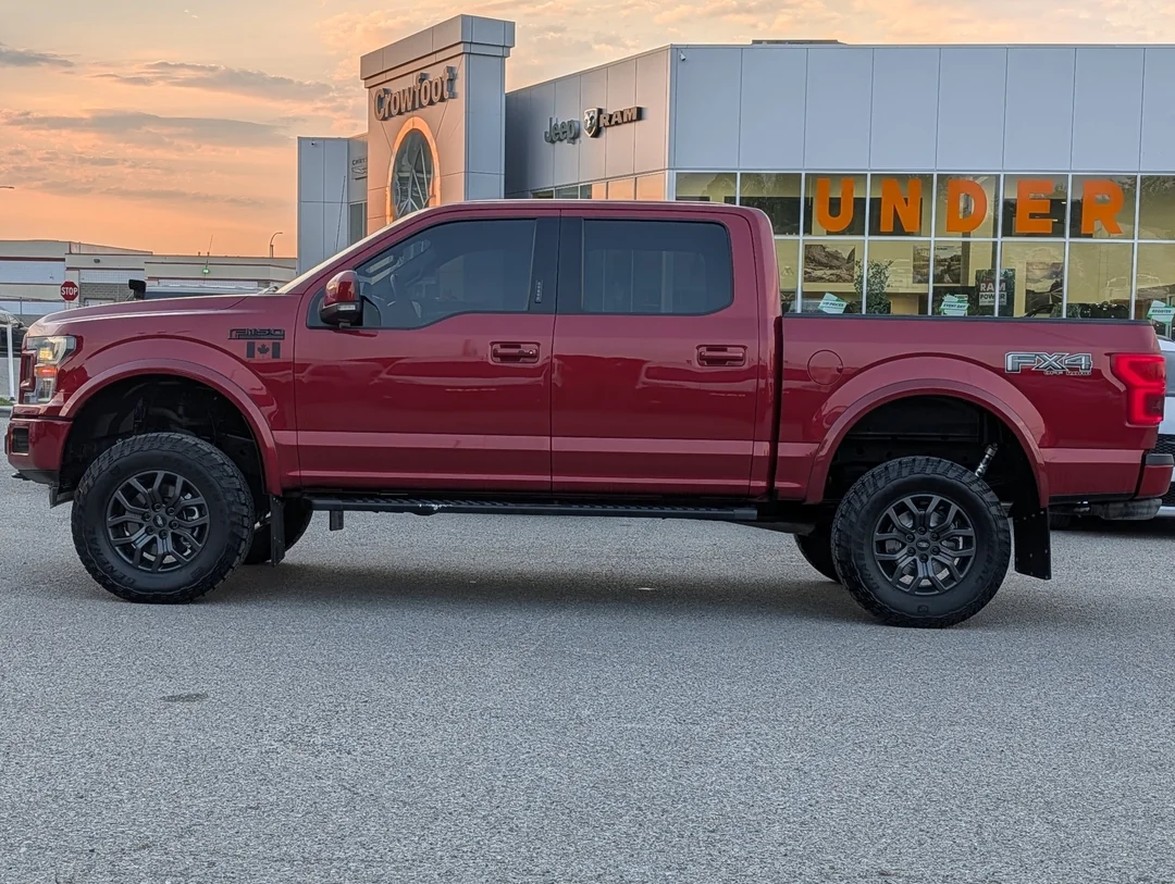 Used 2020 Red Ford LARIAT - - 4WD - 502A Grp - 5.0L V-8 - Twin Panel Sunroof - Black Pkg - B&O Audio - Leather & More! image 5