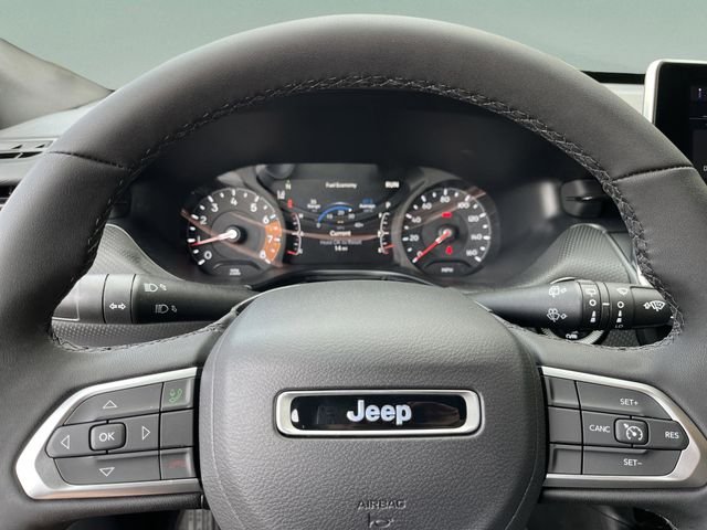 New 2026 Silver Zynith Metallic Clear-Coat Exterior Paint Jeep Latitude Altitude image 33