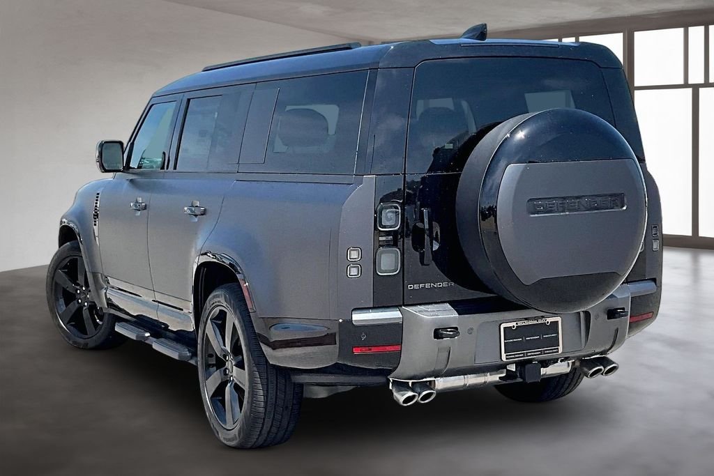 New 2026 Carpathian Grey Prem Met Land Rover V8 image 3