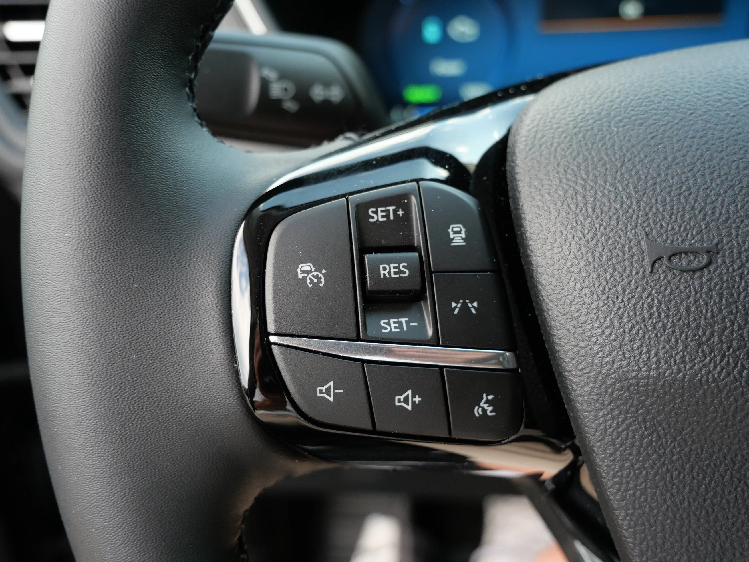 New 2025 Carbonized Gray Metallic Ford PHEV image 28