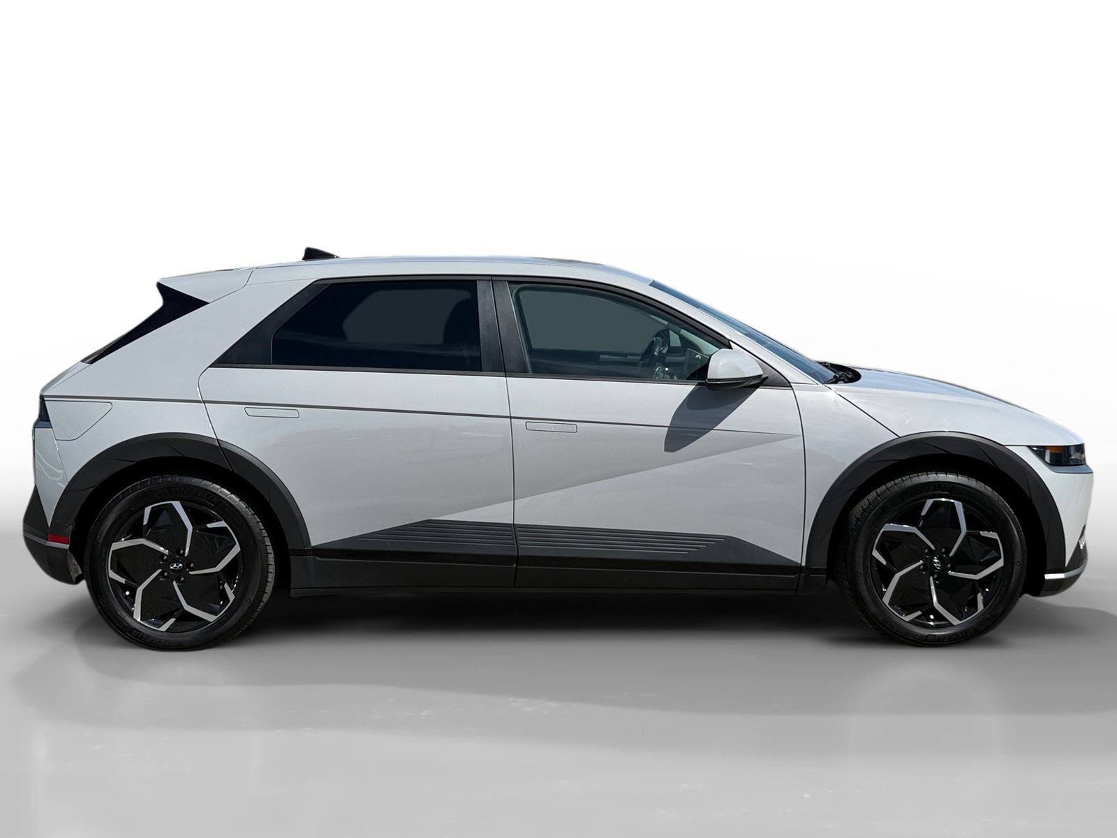 Used 2024 Cyber Gray Hyundai SEL image 6