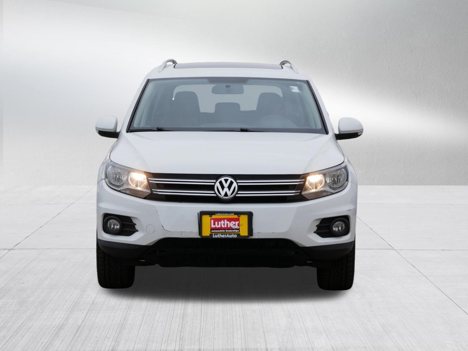 Used 2015 Volkswagen Tiguan S with VIN WVGBV7AX0FW583122 for sale in Vadnais Heights, Minnesota