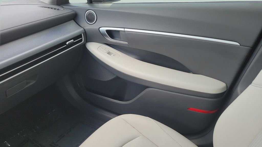 Used 2024 Red Hyundai SEL image 13