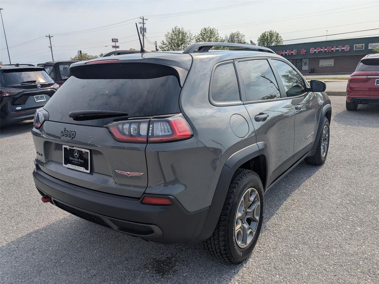 Used 2022 GRAY Jeep Trailhawk image 5