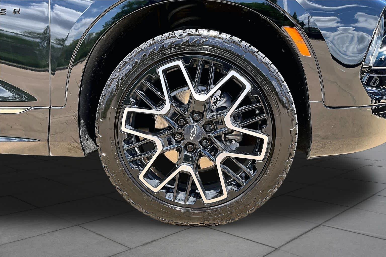 Used 2023 Black Chevrolet RS image 11