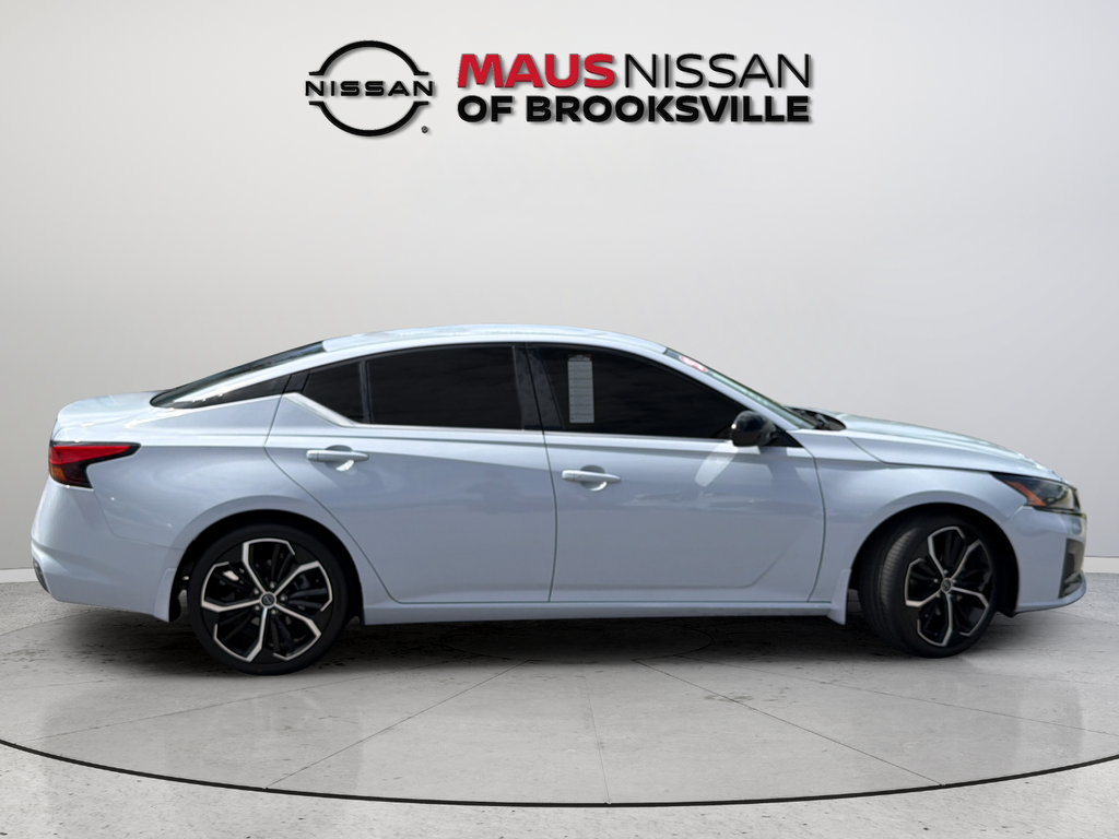 Used 2023 Pearl Nissan 2.5 SR image 13
