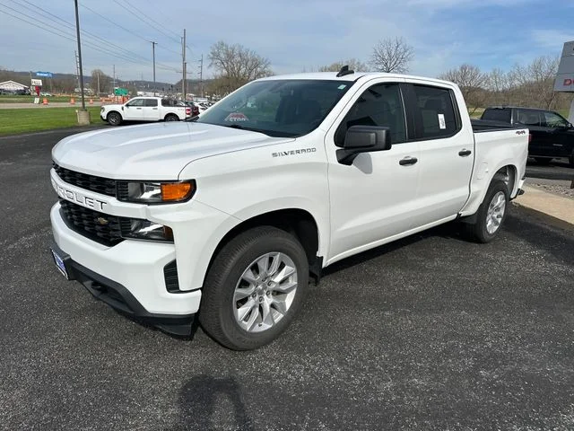 Used 2022 Summit White Chevrolet Custom image 1