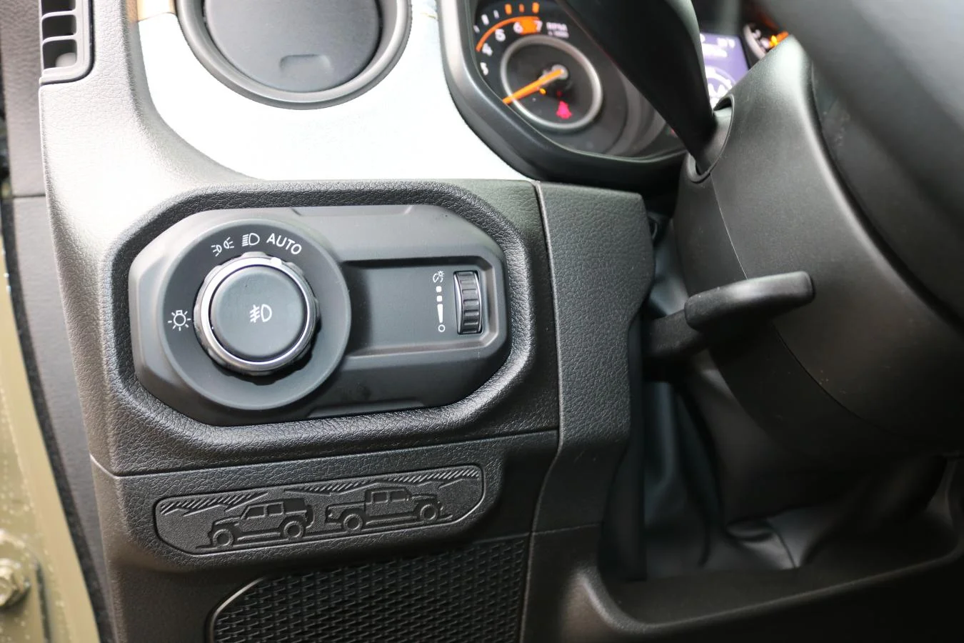 New 2026 41 (pj5) Jeep Sport image 11
