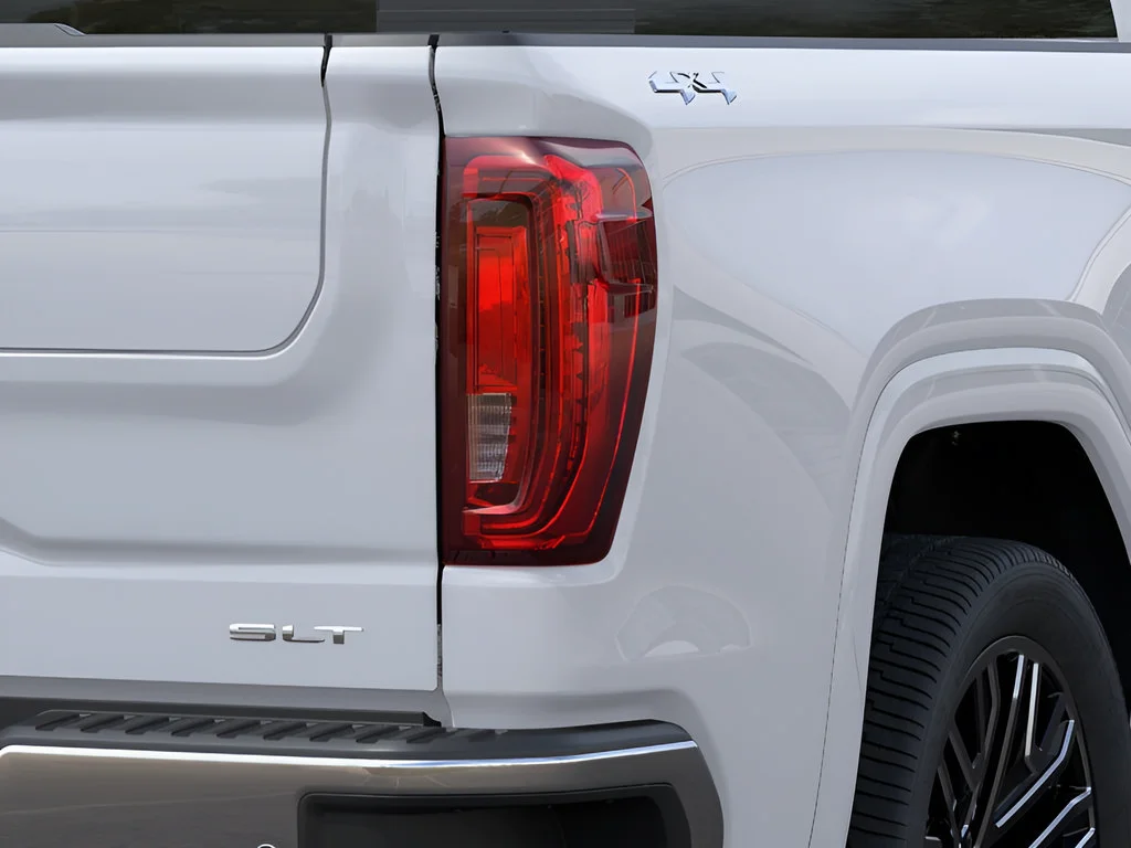 2025 GMC Sierra 1500 SLT - Photo 21