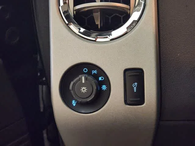 Used 2015 Tuxedo Black Metallic Ford Lariat image 20