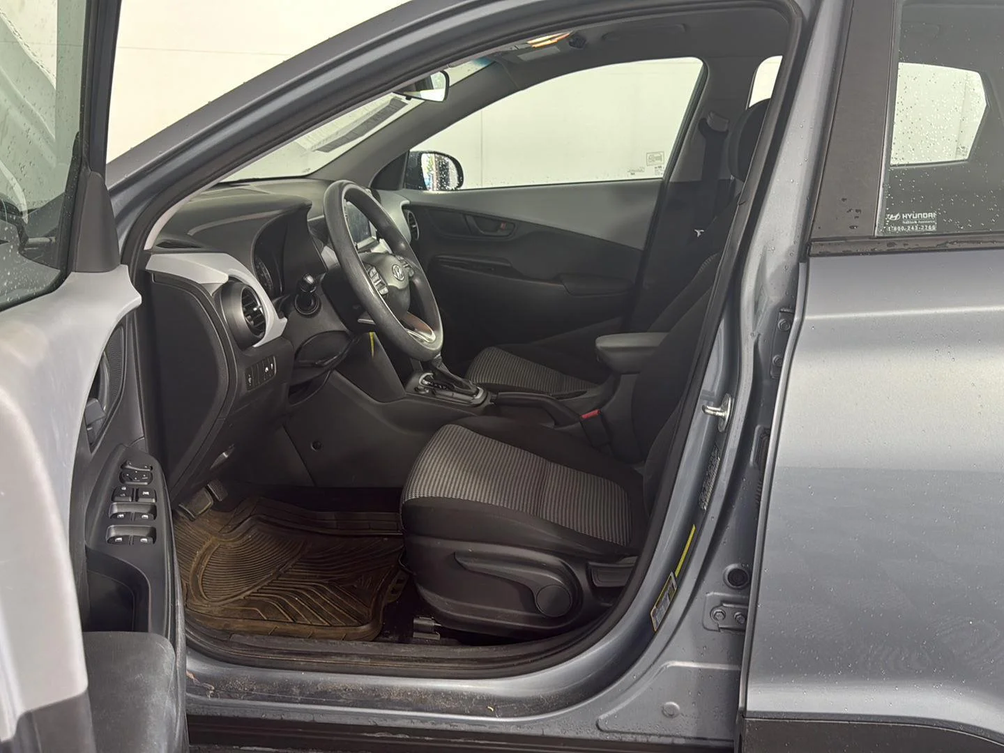 Used 2020 Sonic Silver Hyundai SE image 11