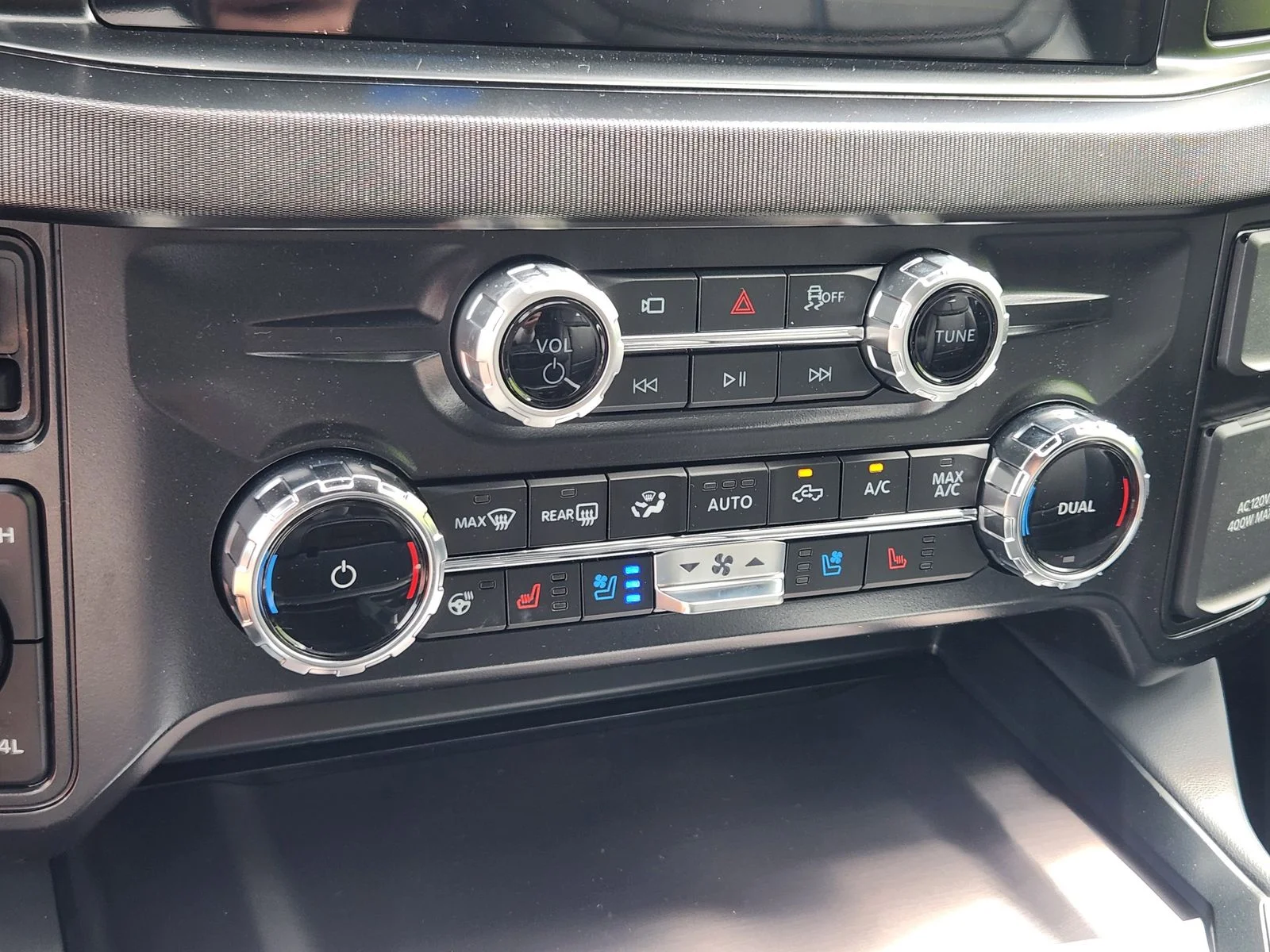 New 2026 Star White Metallic Tri-Coat Ford F-250® Platinum® image 14