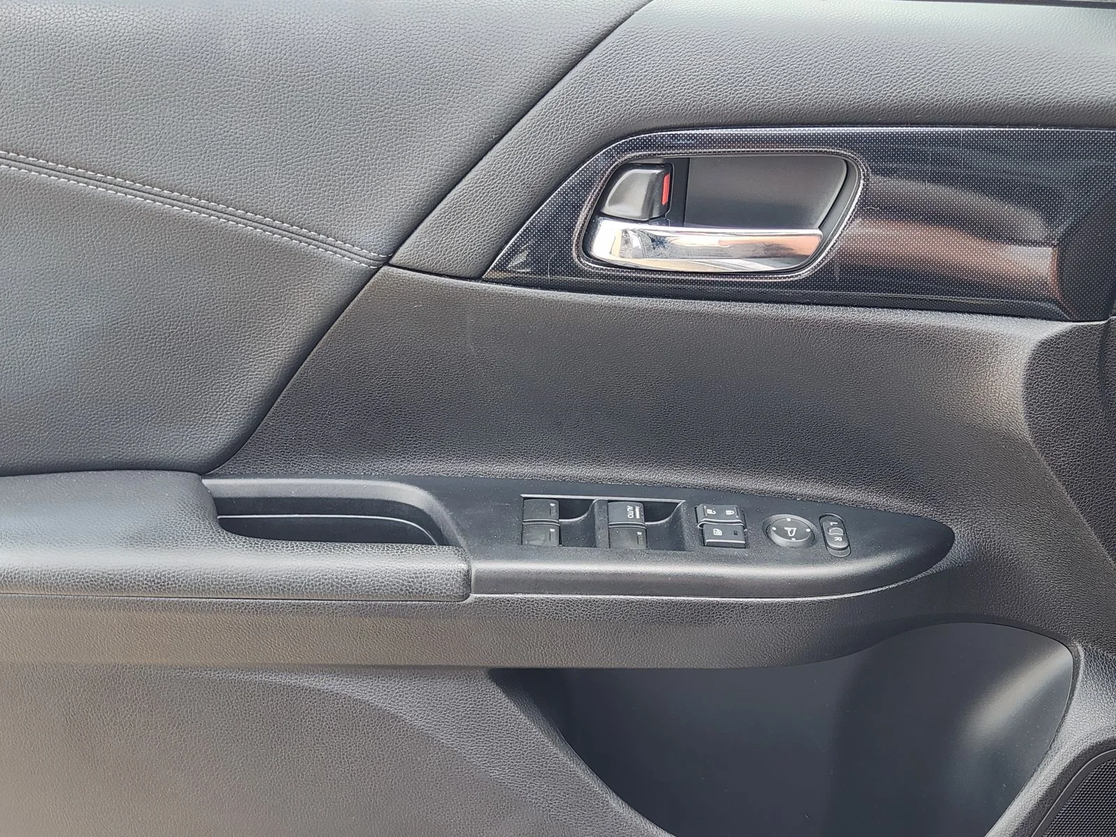 Used 2013 Gray Honda Sport image 22