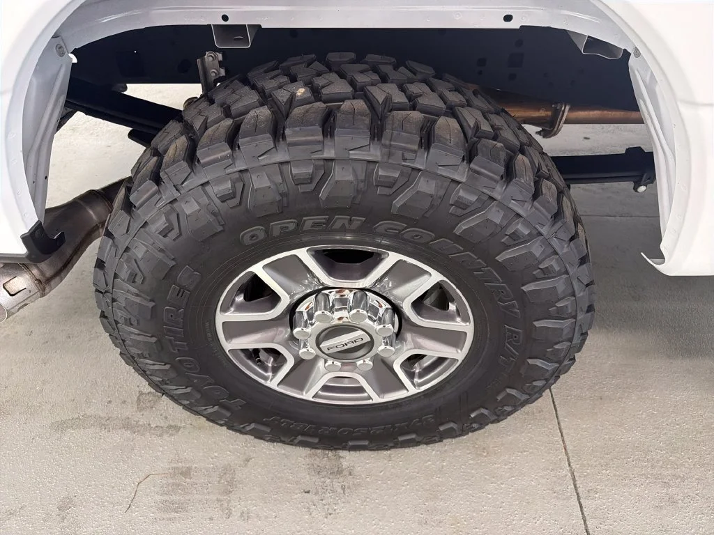 Used 2026 White Ford Lariat image 4