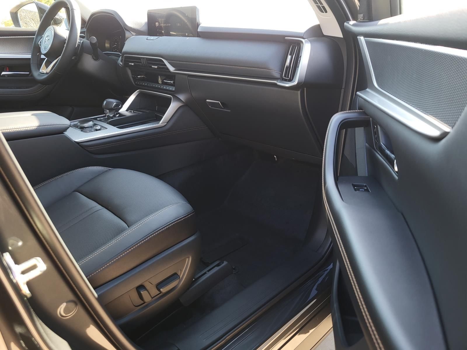 2026 Mazda CX-90 Premium Package - Photo 9