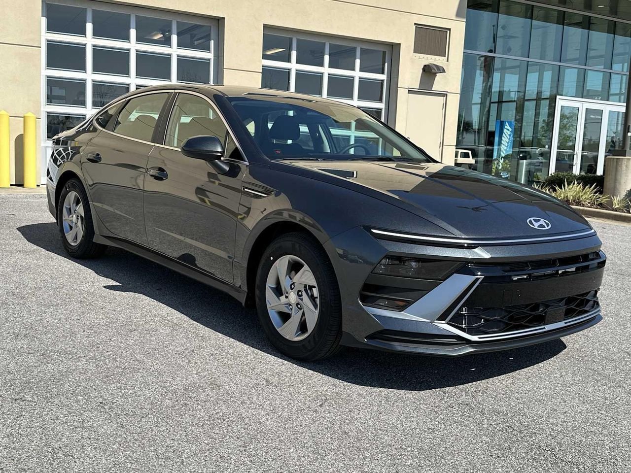 2026 Hyundai Sonata SE's photo