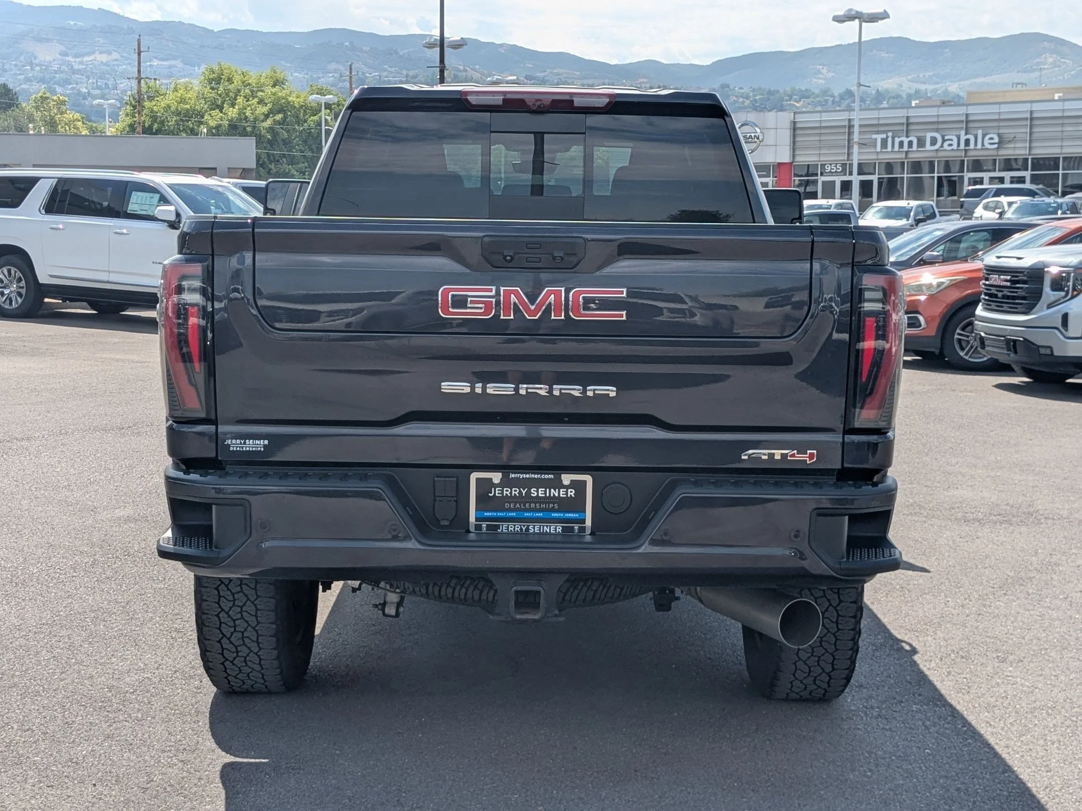 Used 2025 Titanium Rush Metallic GMC AT4 image 5