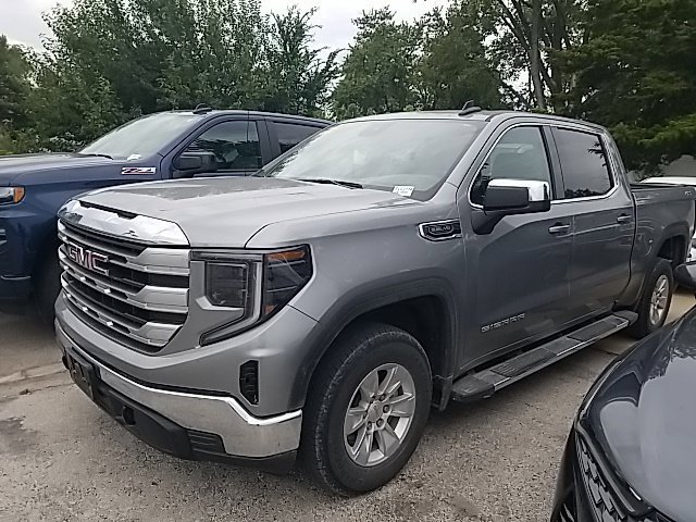 Used 2024 Sterling Metallic GMC SLE image 16