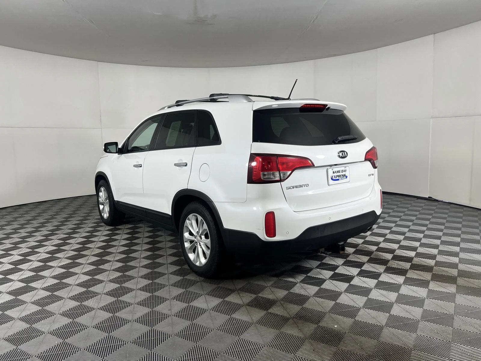 Used 2015 Snow White Pearl Kia EX image 5