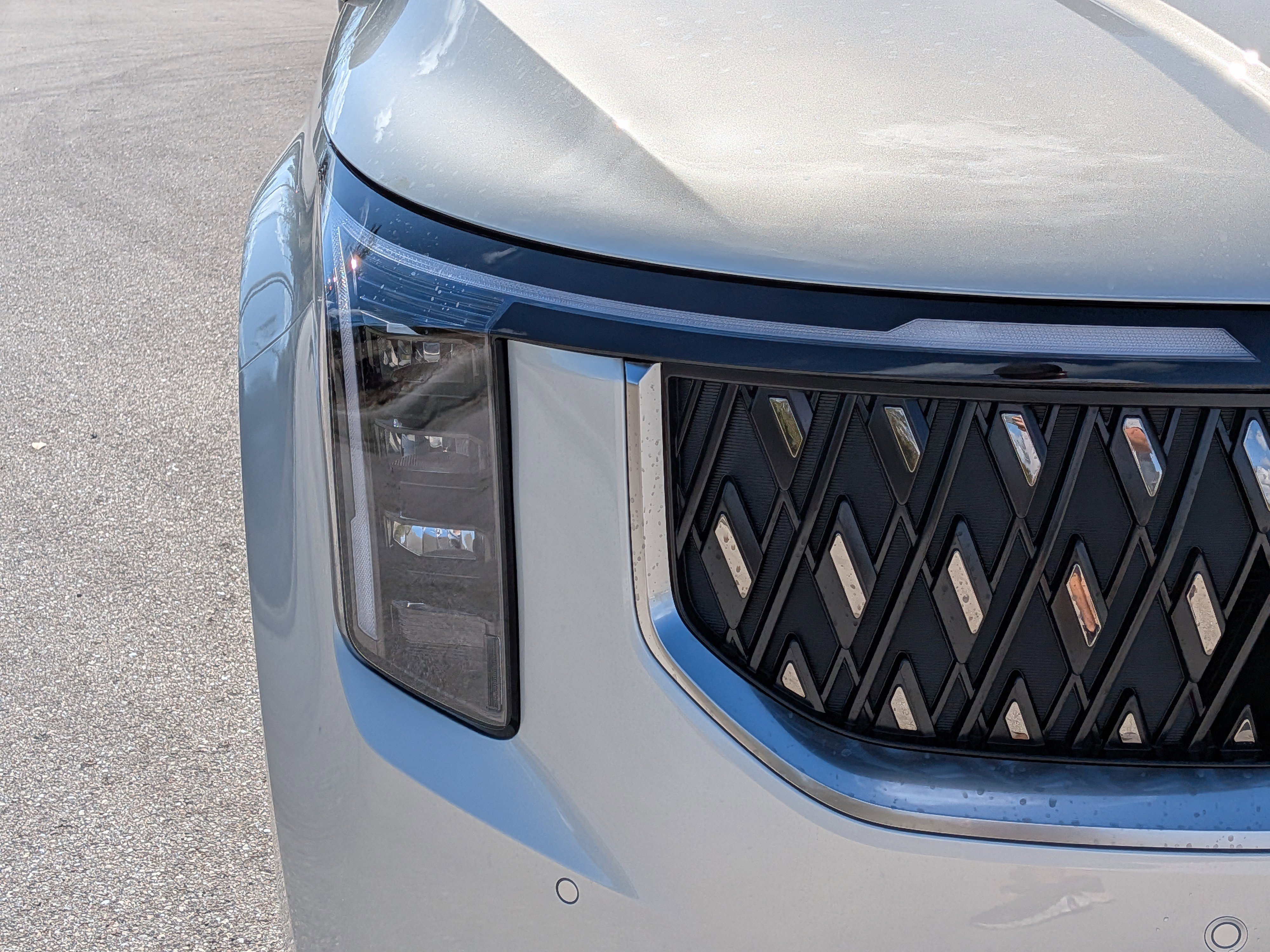 New 2026 Ivory Silver Kia EX image 10