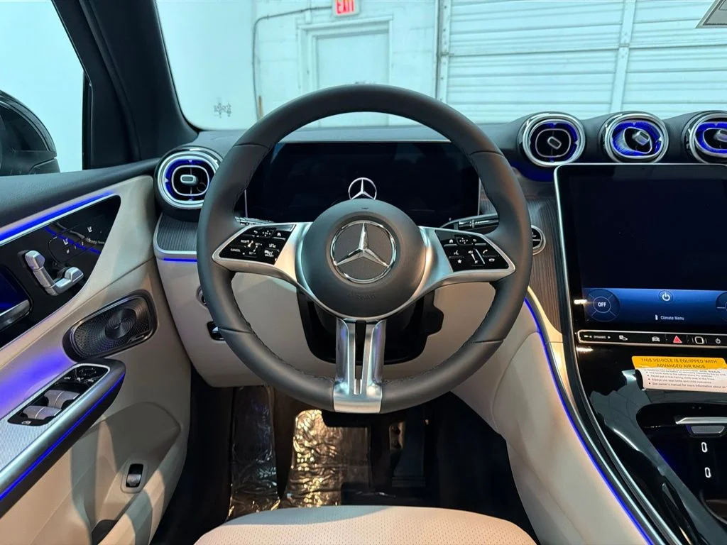 New 2027 Black Mercedes-Benz GLC 300 image 22