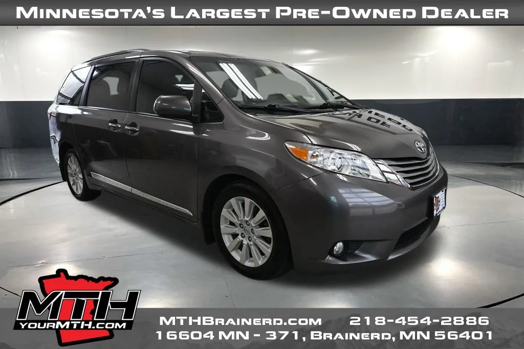 2015 Toyota Sienna XLE V6 AWD 7-Passenger's photo