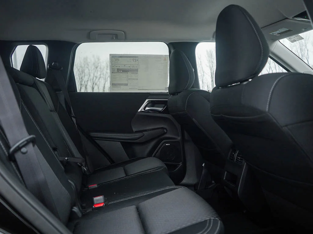 2026 Mitsubishi Outlander ES - Photo 12