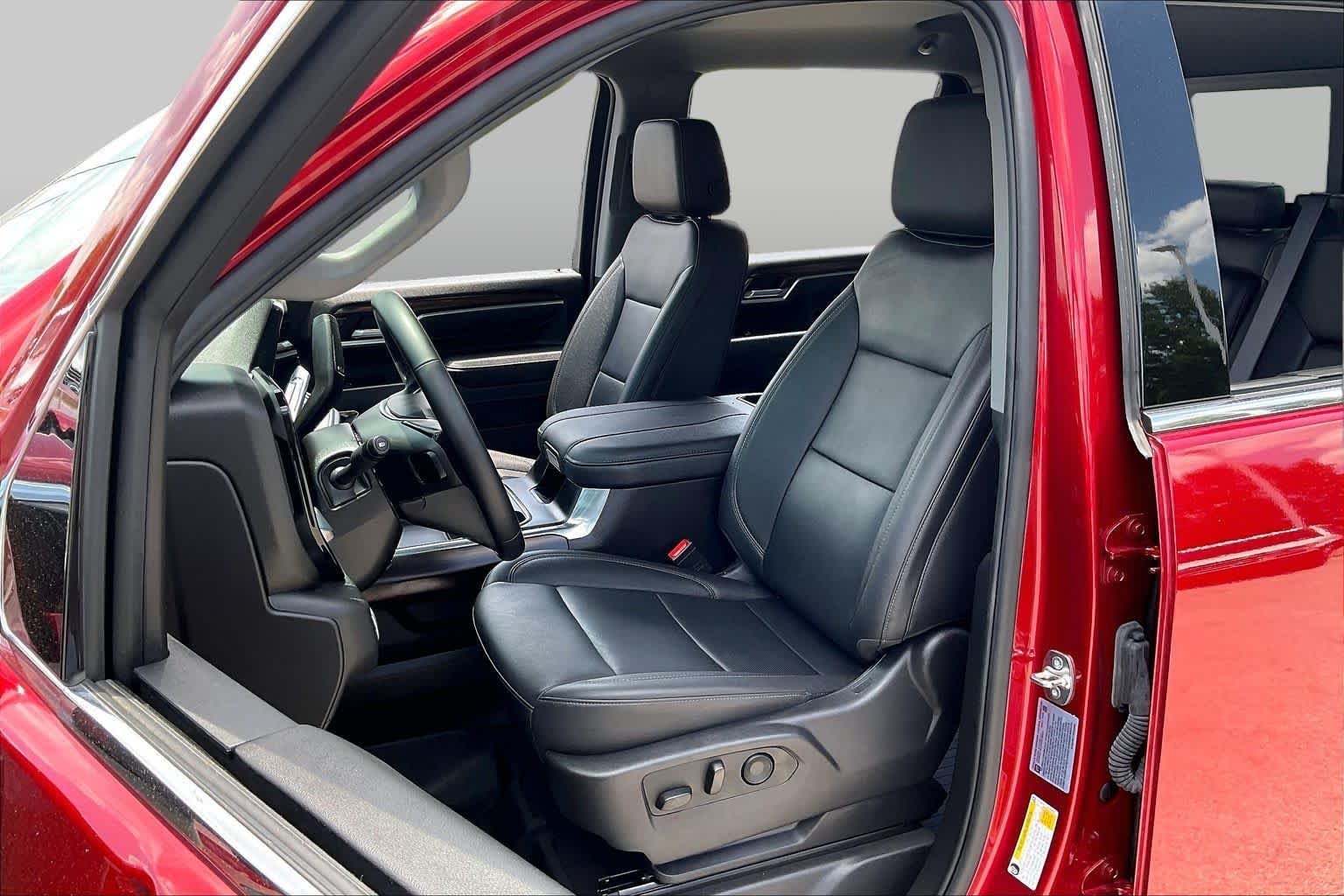 Used 2025 Volcanic Red Tintcoat GMC SLT image 8