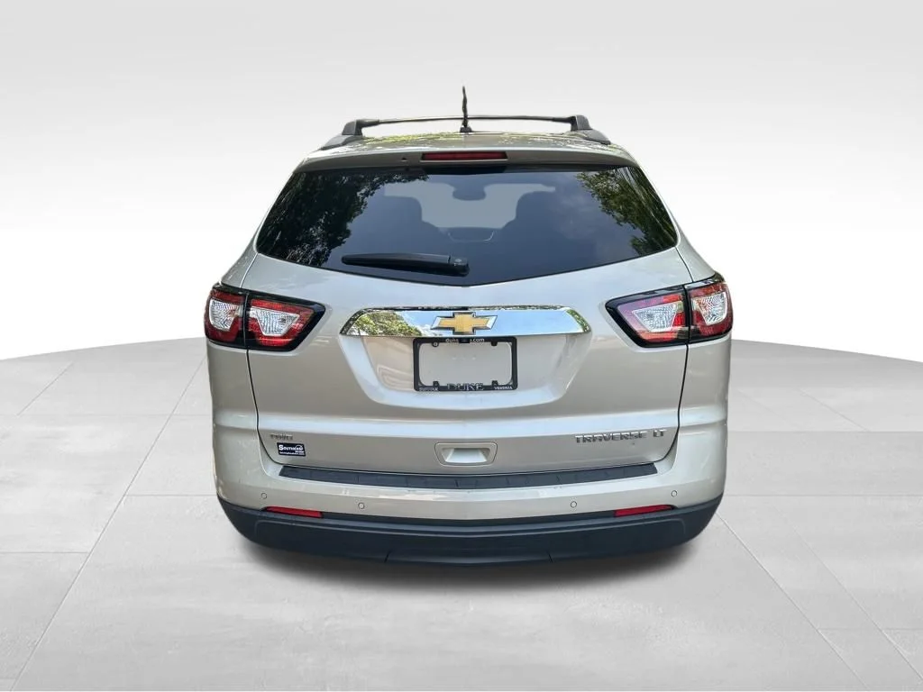 Used 2015 Gold Chevrolet LT image 4
