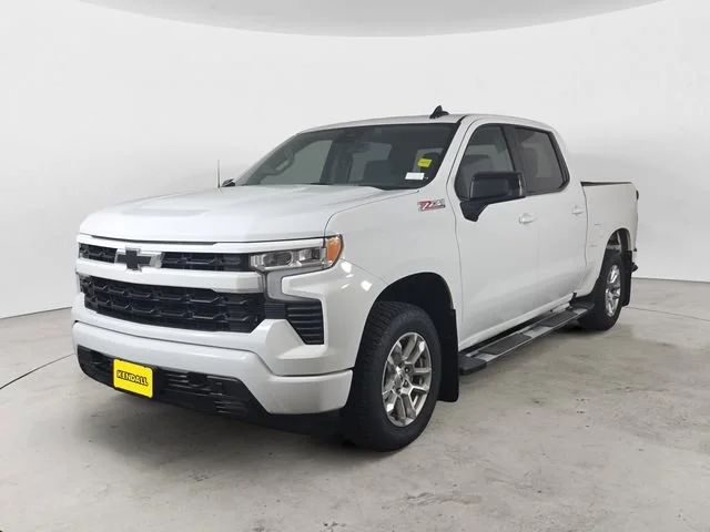 Used 2022 Summit White Chevrolet RST image 1