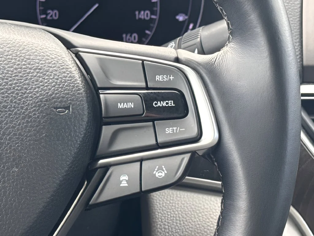 Used 2019 Silver Honda EX-L image 16