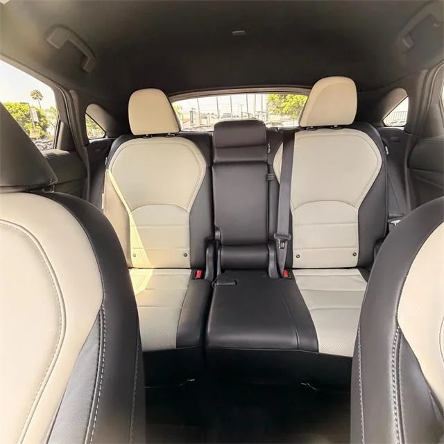 Used 2025 White INFINITI LUXE image 33