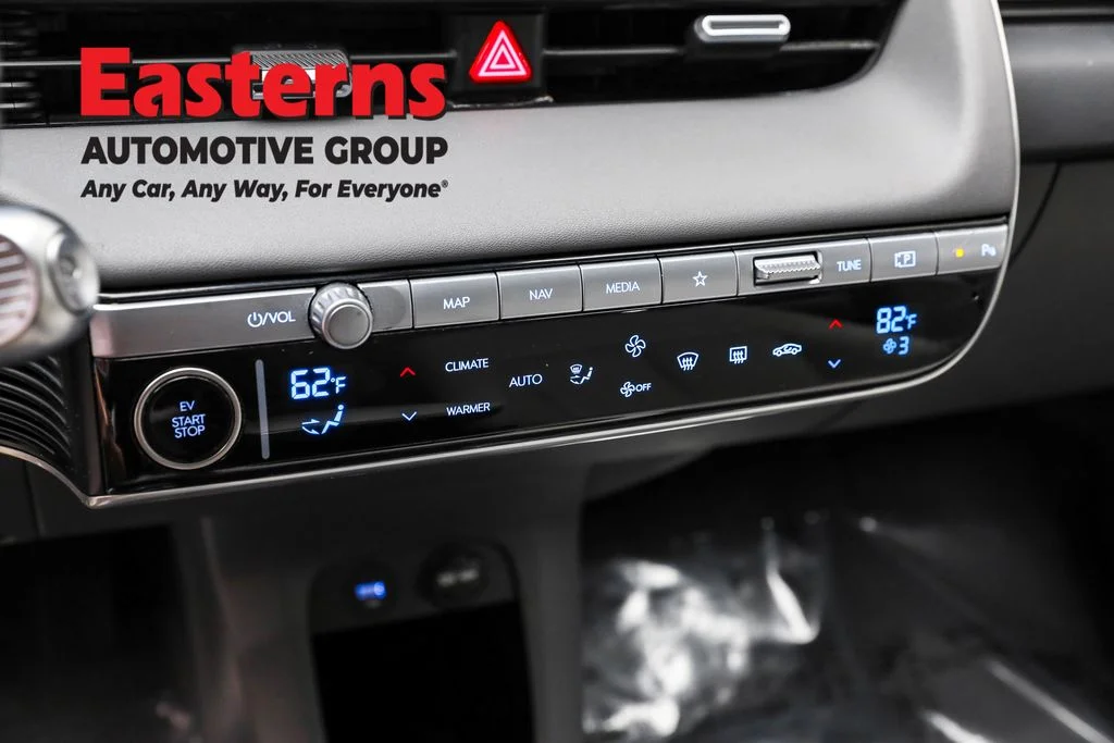 Used 2023 Gray Hyundai SEL image 20